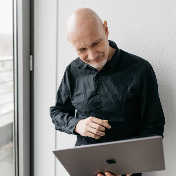 Mitarbeiter der cyber:con aus dem Bereich Software-Entwicklung